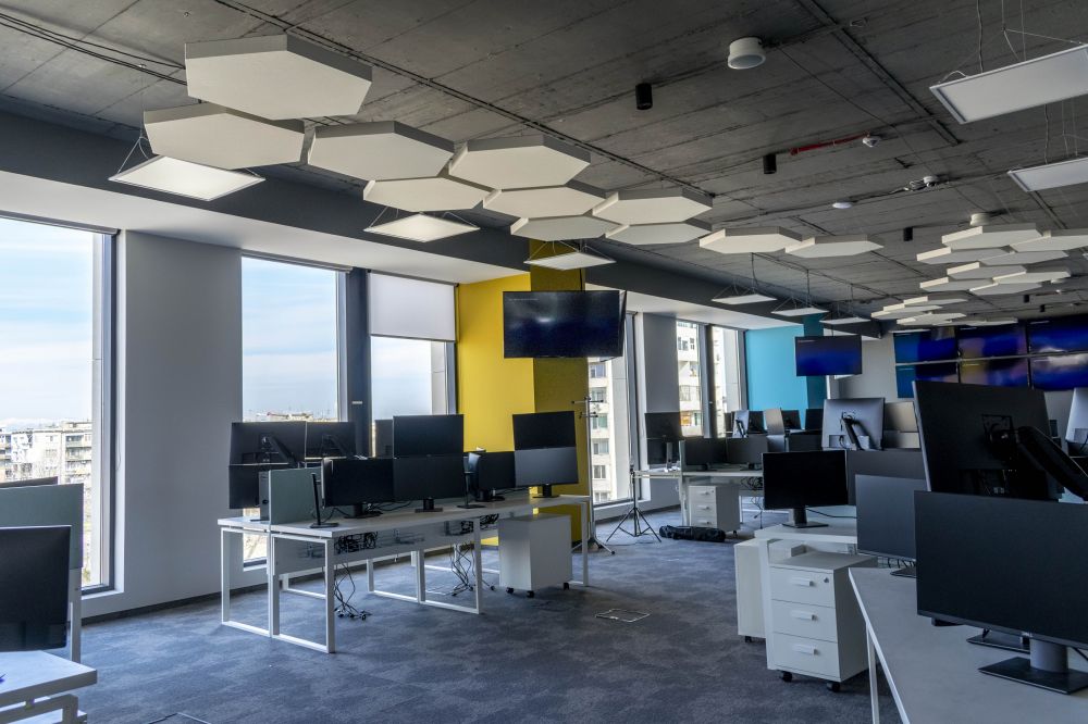 Acoustic baffles in an IT office