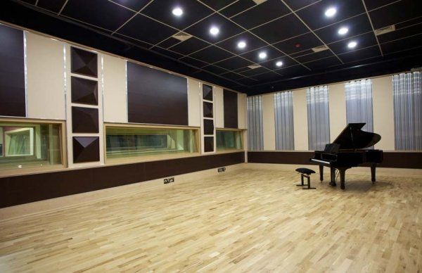 Dolly Media Studio - sound isolation and acoustics