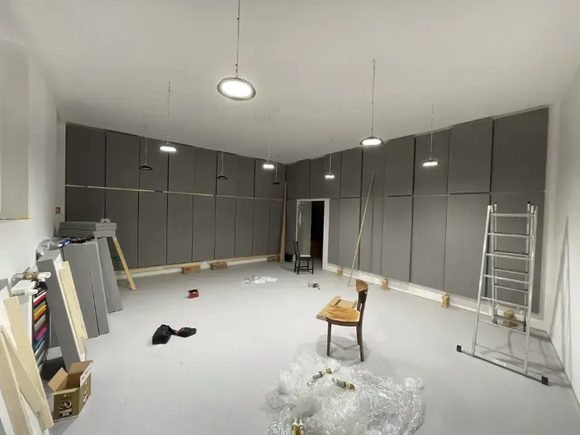 Echo reduction in instrument rooms at VŠMU