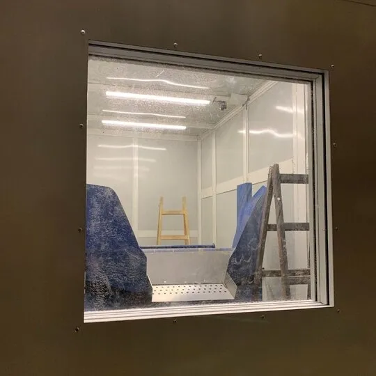 Soundproofing of Noisy Machine in Industrial Hall – BOGE Elastmetall